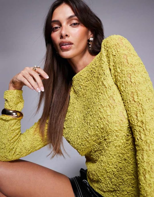 ASOS DESIGN spetsnätstopp med asymmetrisk fåll i olivgrön - Image 3