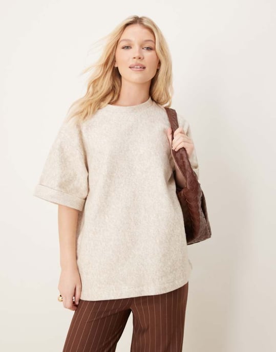 ASOS DESIGN oversized boucle t-shirt med uppvikt ärm i beige - Image 1