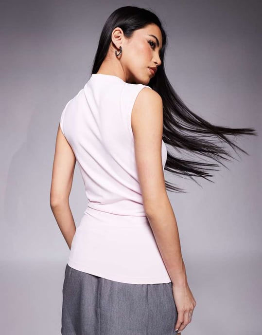 ASOS DESIGN rynkad högkrage topp i babyrosa - Image 3