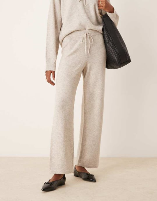 JDY knitted trouser co-ord in cream - Image 2