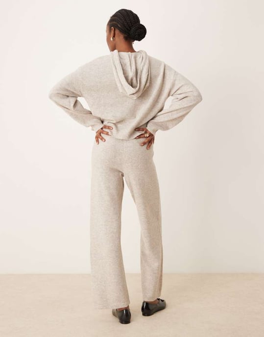 JDY knitted trouser co-ord in cream - Image 4