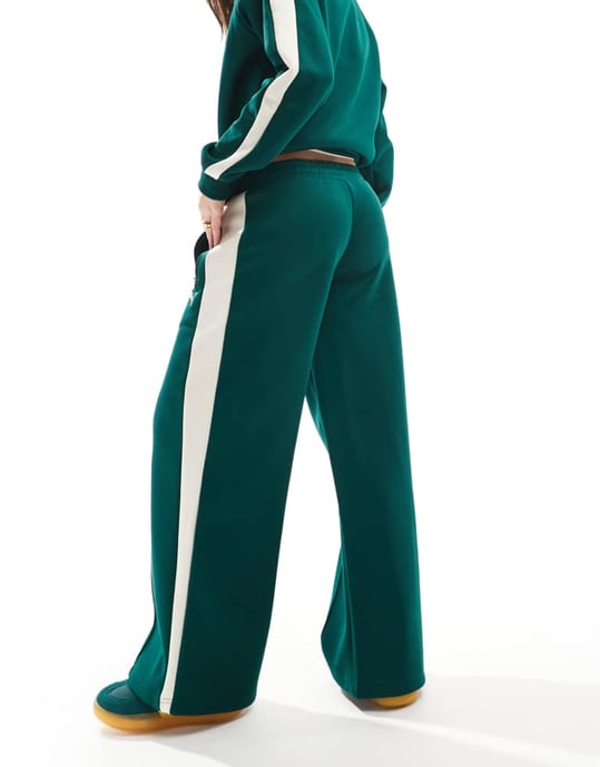 Puma T7 low rise track trousers co-ord in dark green - Image 4