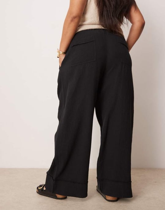 ASOS DESIGN Curve byxor i ostduk med dragsko i svart - Image 4