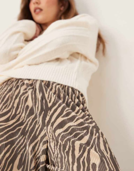 JDY plisse trousers in zebra print - Image 3