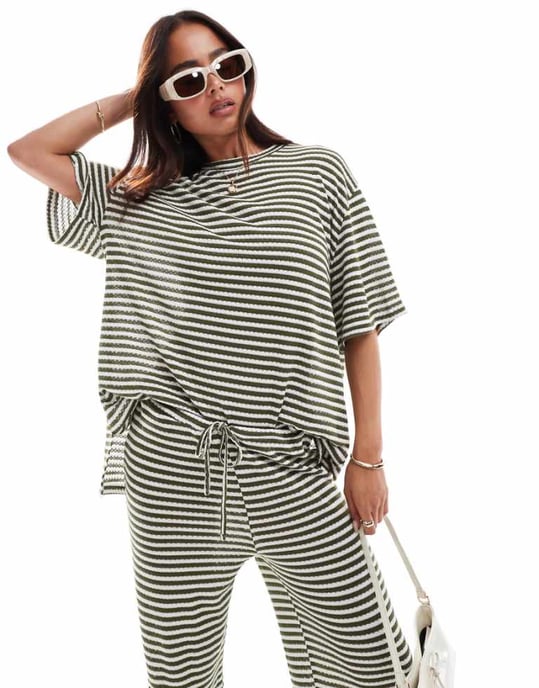 ASOS DESIGN avslappnad oversized t-shirt set i randig mönster - Image 1