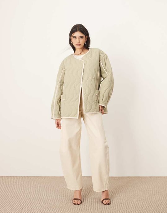ARRANGE quiltad oversized jacka med kontrasterande kant i salviagrön - Image 3
