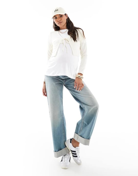 Mamalicious Maternity cropped ribbed cardigan in cream - Image 2