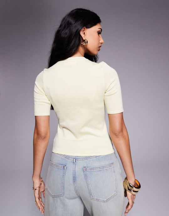 Kaiia exclusive scallop button front short sleeve cardigan in butter yellow - Image 3