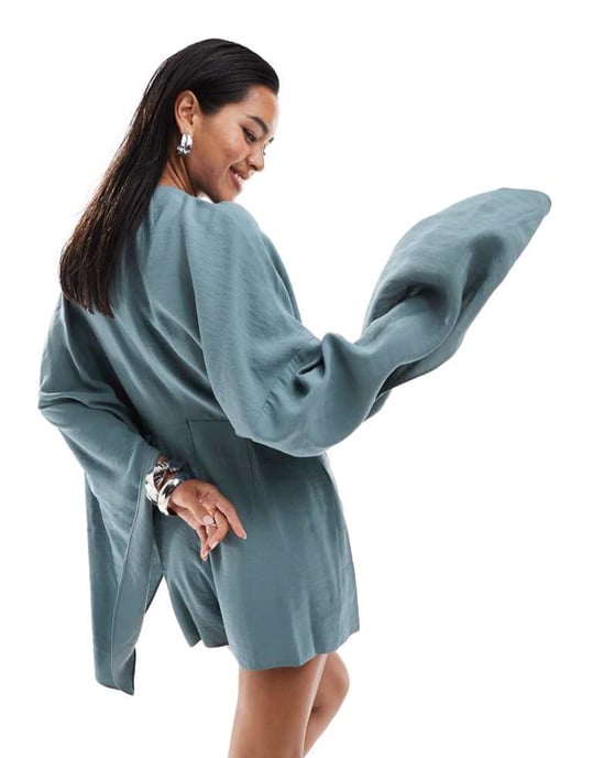 ASOS DESIGN batwing overlay jumpsuit i dämpad blå - Image 4