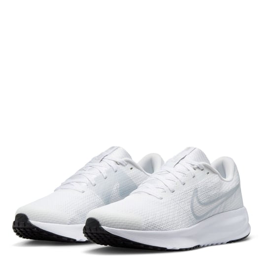 Women's Nike Run Defy Low Top Graphic Print Sneakers in White/Pltnm-Blk - Image 4