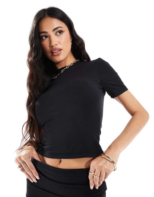 In The Style fITS mixa och matcha slinky skulpterad kortärmad fitted modal t-shirt koord i svart - Image 1