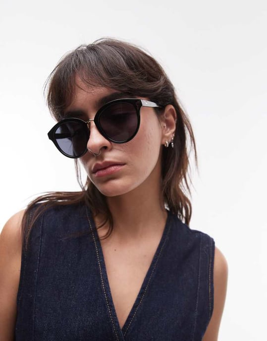 Le Specs Influx runda solglasögon med guld detaljer i svart - Image 1