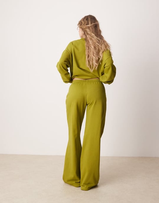 ASOS sweatshirt bred ben joggers i olivgrön - Image 2