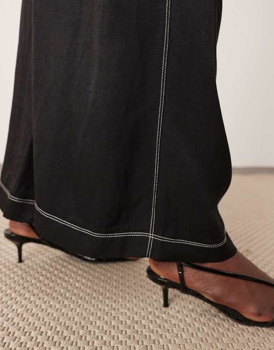 ARRANGE linen super wide trouser with contrast stitch in black - Image 2