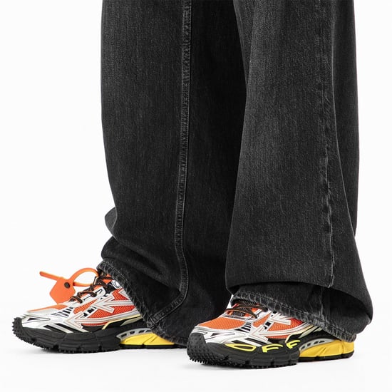 Men's Off White Be Right Back Low Top Trainers in Silver/Red - Image 3
