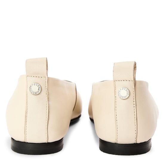 Women's Steve Madden Fosse Logo Print Flats Pumps in Coco Milk Lthr - Image 3