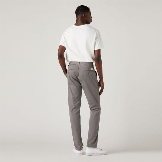 Men's Levis Solid Patterned Slim Chinos with Slant Pockets in Pewter Shady - Image 4