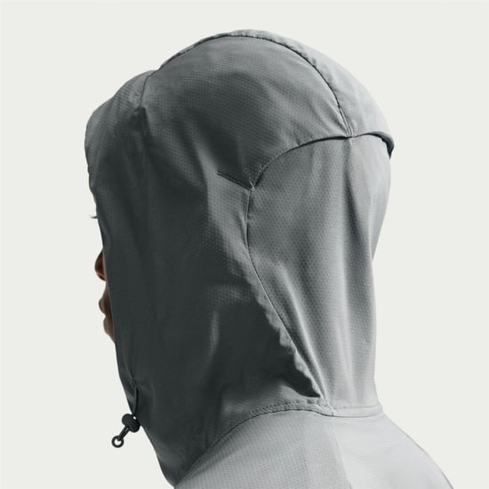 Men's Nike Windrun Jacket in Smoke Grey/Navy - Image 4