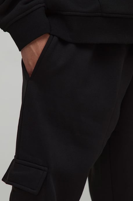 Essential Straight Leg Cargo Jogger - Image 3