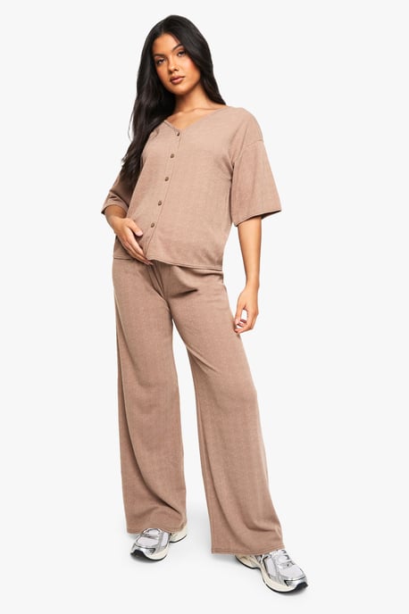 MATERNITY V NECK BUTTON DOWN LOOSE FIT CO-ORD - Image 1