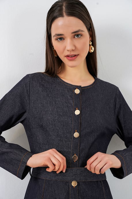 Midiklänning i denim med bälte - Image 2