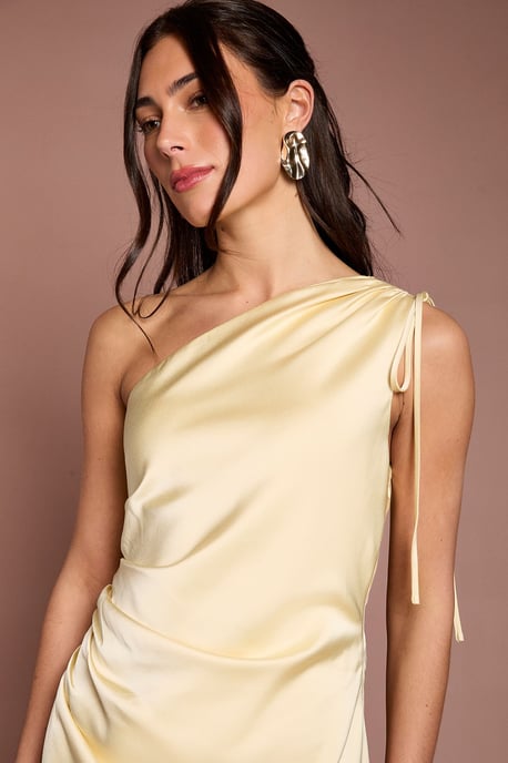 Butter Yellow Ruched Side Detail One Shoulder Satin Maxi Bridesmaid Dress - Image 4