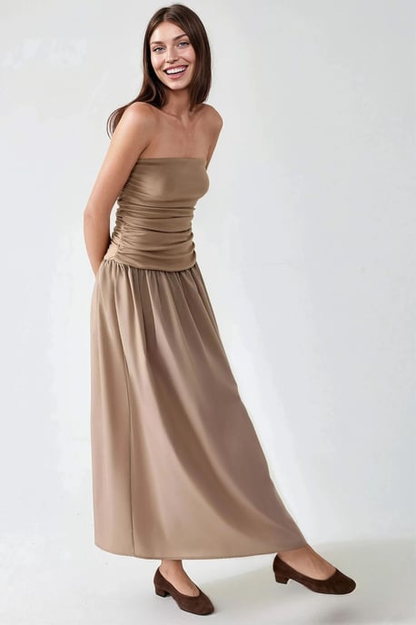 Strapless Maxi Klänning med A-linjeformad Passform - Image 2