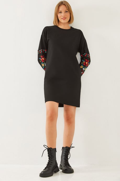Broderad Crew Neck Mini Klänning - Image 1