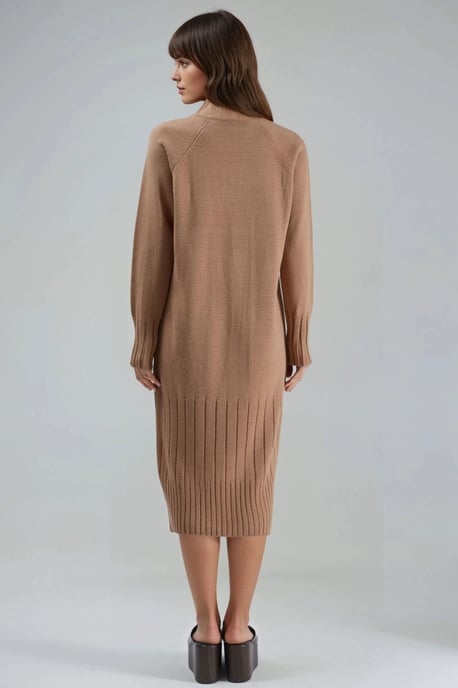 Knitwearklänning med halvpolokrage och midilängd - Image 3