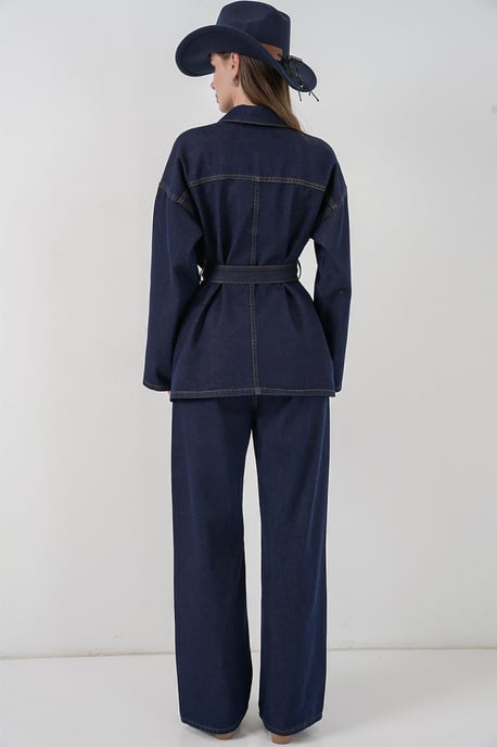 Denimset med fickdetaljerad jacka och raka byxor - Image 6