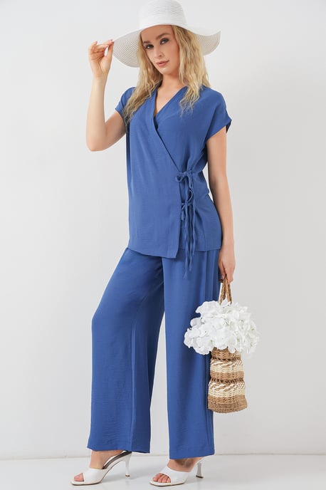 V-hals Textuur Twee-delige Co-ord Set - Image 1