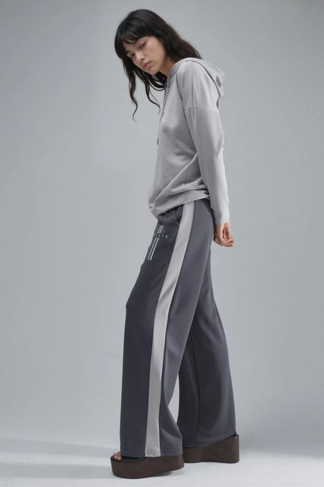 Modal Touch Hette Sweatshirt & Randig Detaljerad Byxset - Image 2