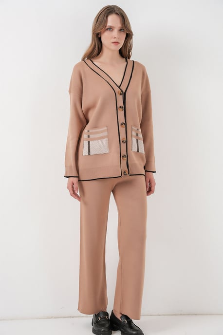 Fickdetaljerad V-ringad cardigan och vida byxor set - Image 1