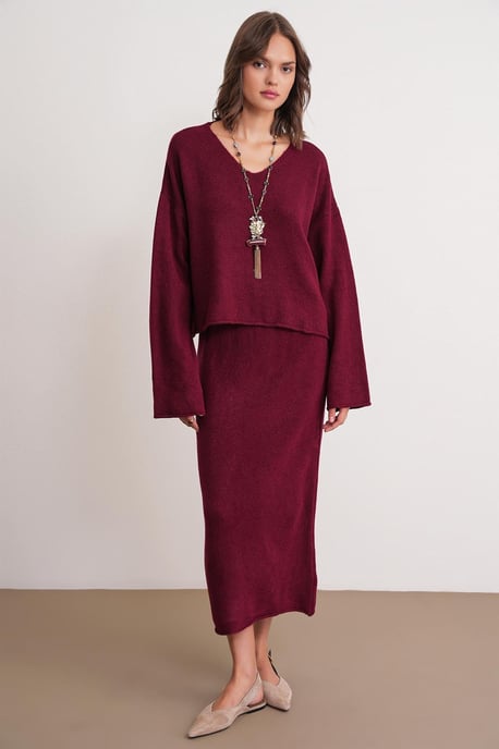 V-neck Knitwear Sweater & Skirt Co-ord Set - Image 1