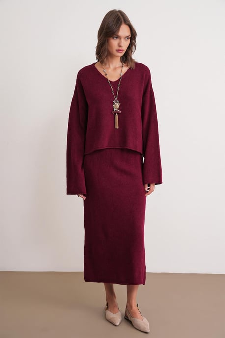 V-neck Knitwear Sweater & Skirt Co-ord Set - Image 2