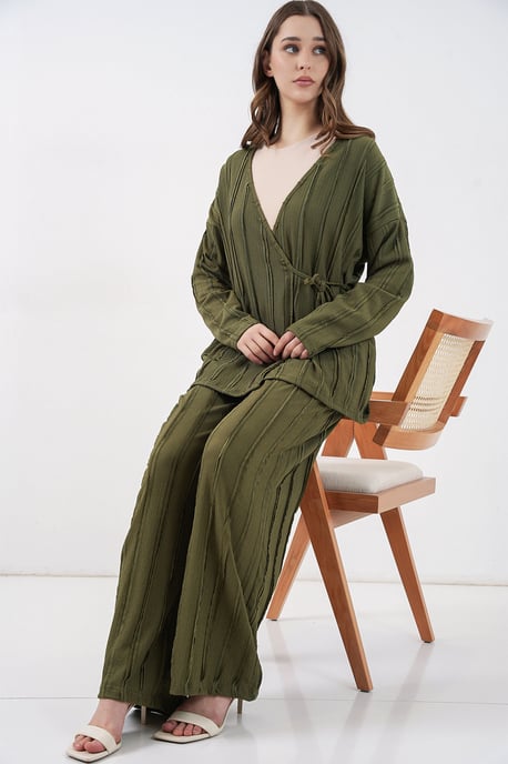 Texturerad V-ringad kimono med knytmidja och vida byxor set - Image 4