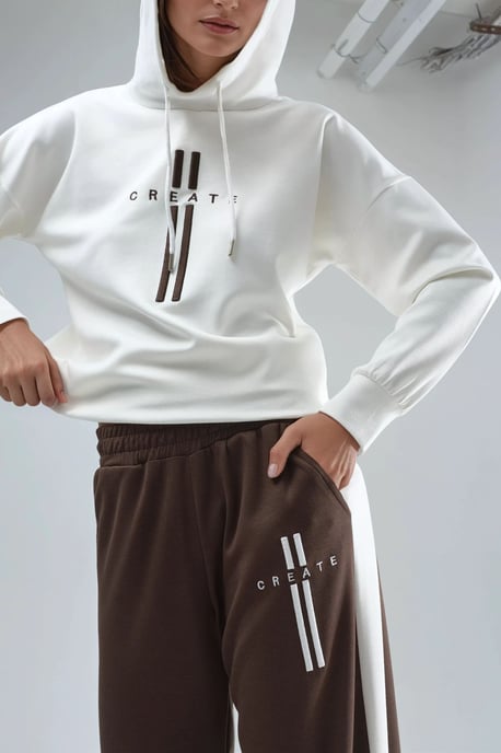 Modal Touch Kaptrui & Gestreepte Details Broek Set - Image 6