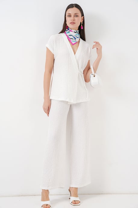 Textured V-Neck Tie Detail Two-Piece Coord Set - Image 4