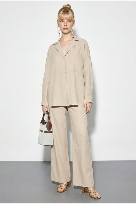 Oversized Button-Up Shirt en Wijde Pantalon Set - Image 5