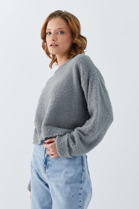 Plush Textured Crop Knit Sweater - Image 3
