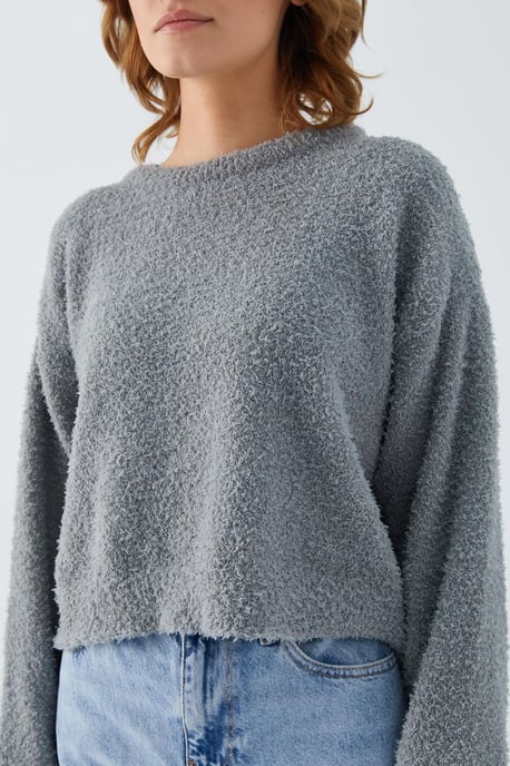 Plush Textured Crop Knit Sweater - Image 4