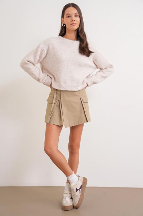 Plush Textured Crop Knit Sweater - Image 2