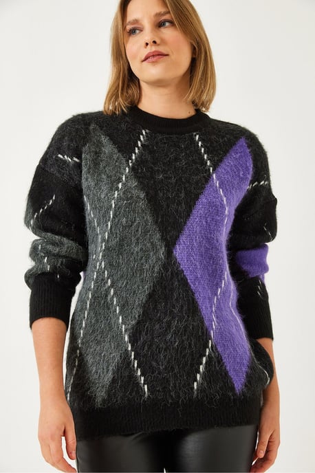 Oversized Diamond Printed Sweater - Image 4