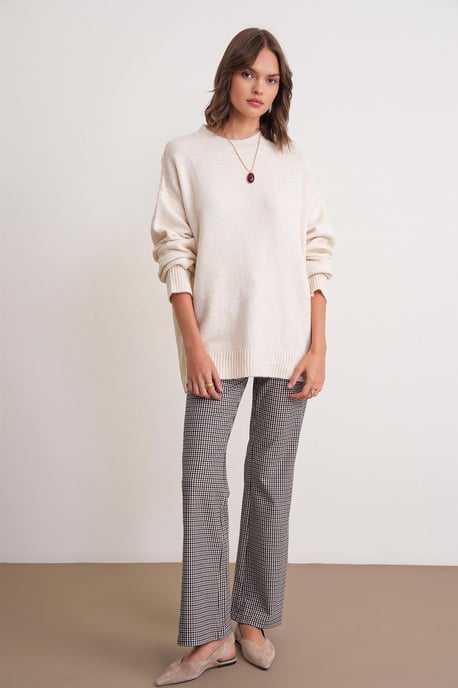 Oversized Knitwear Sweater - Image 2