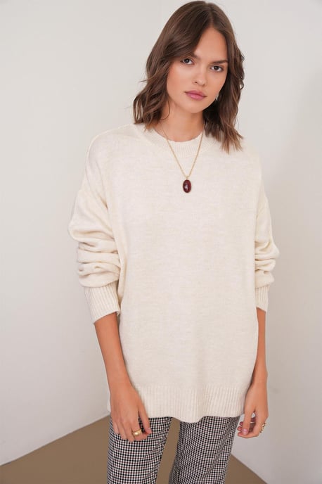 Oversized Knitwear Sweater - Image 4