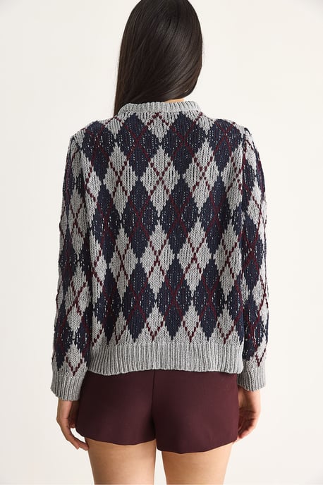 Women’s Crew Neck Knitted Sweater with Diamond Pattern - Image 6
