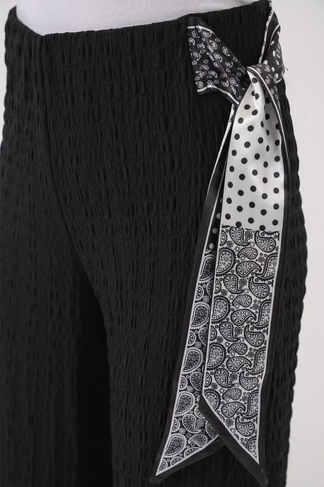 Texturerade byxor med scarfdetalj - Image 6