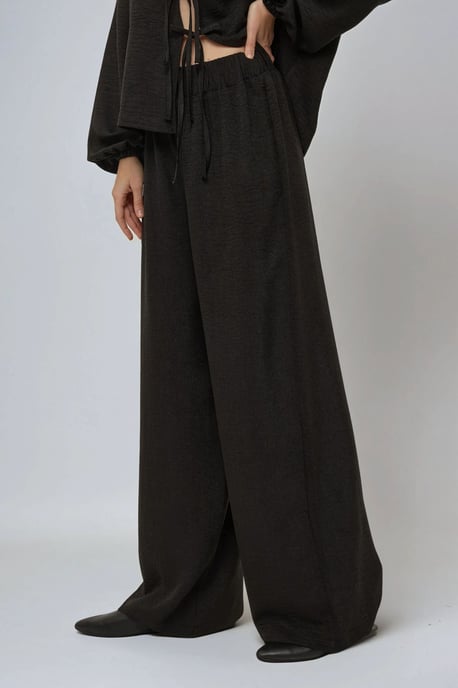 Wide Leg Relax Fit Pants - Image 3