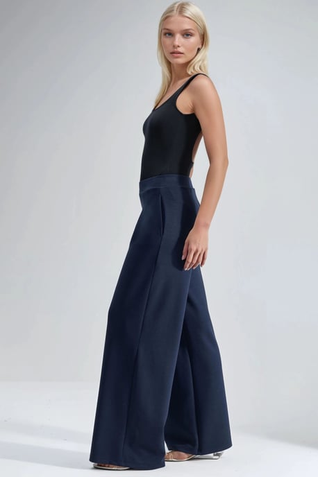 Elastic Waist Pleated Palazzo Pants - Image 2