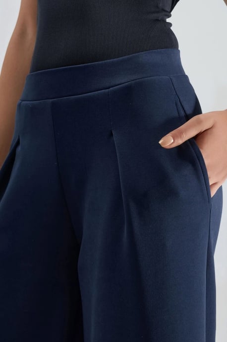 Elastic Waist Pleated Palazzo Pants - Image 4